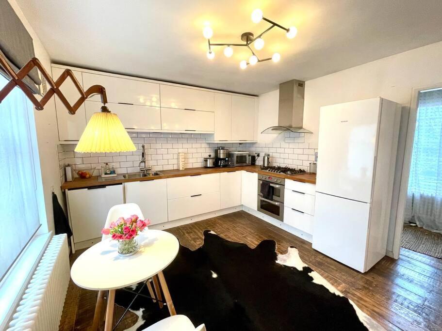 Gorgeous 2 Bedroom Apartment Edge Of Cabot Circus Bristol Extérieur photo