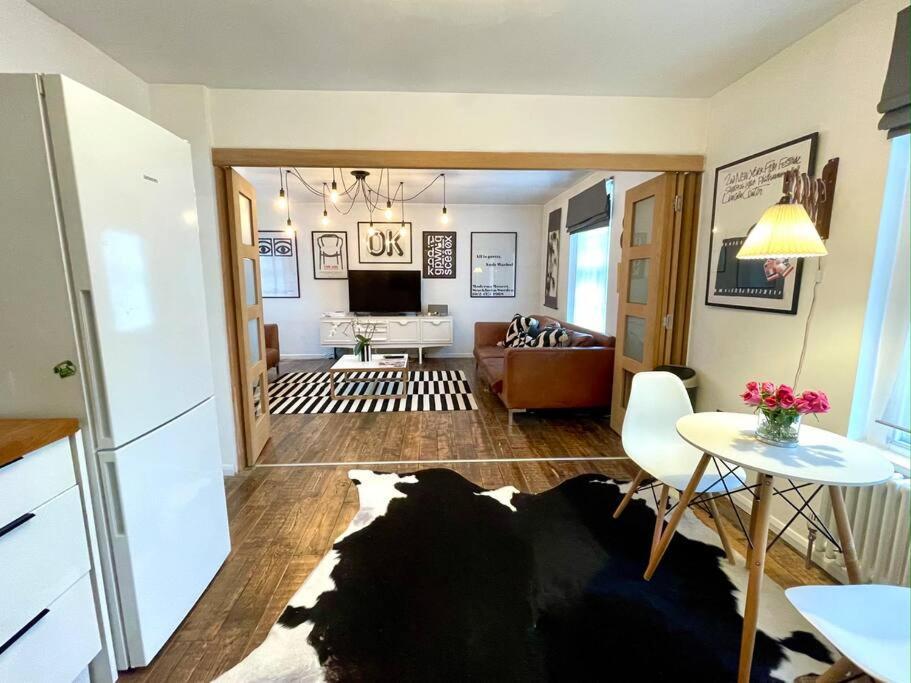 Gorgeous 2 Bedroom Apartment Edge Of Cabot Circus Bristol Extérieur photo